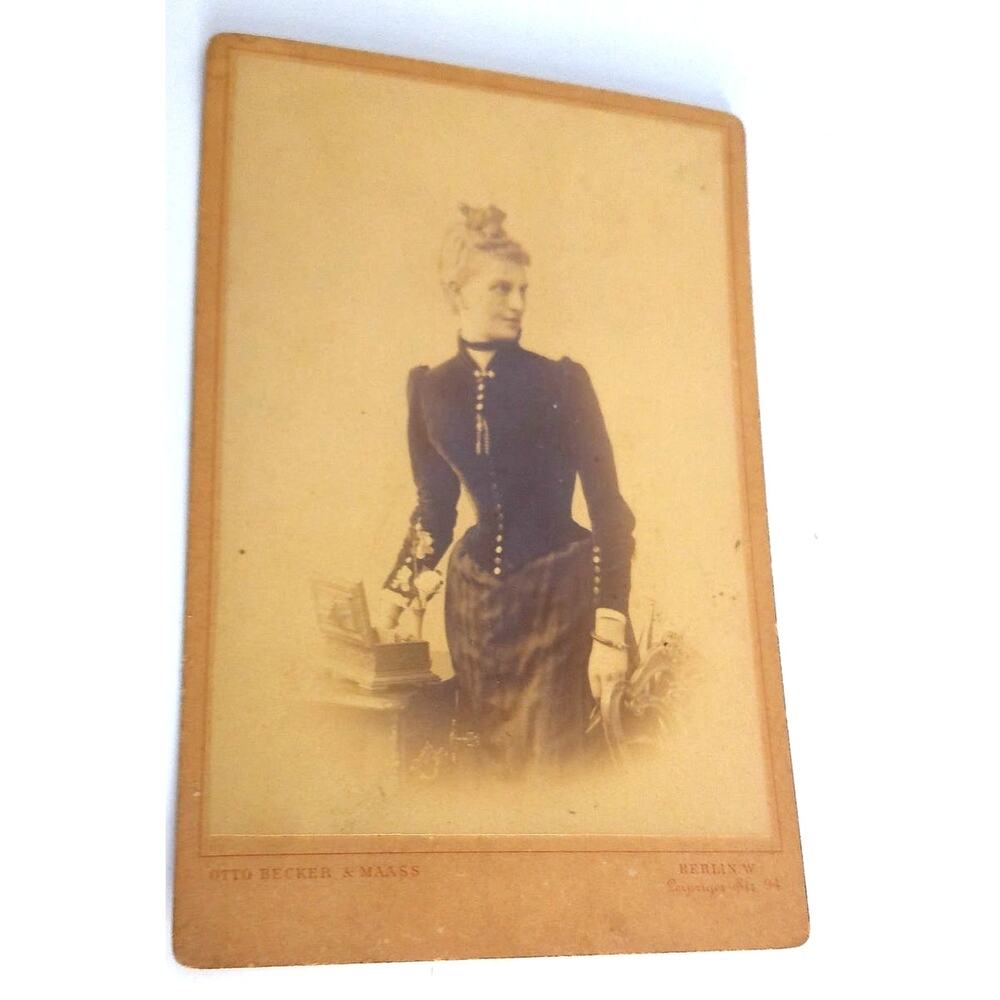 Antique 1891 Cabinet Card Photo Tante Liechen Berlin Otto Becker Maass